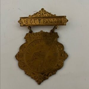 1895-1910 Schwab S&S Co goldtone Souvenir 4th of July Celebration Medal